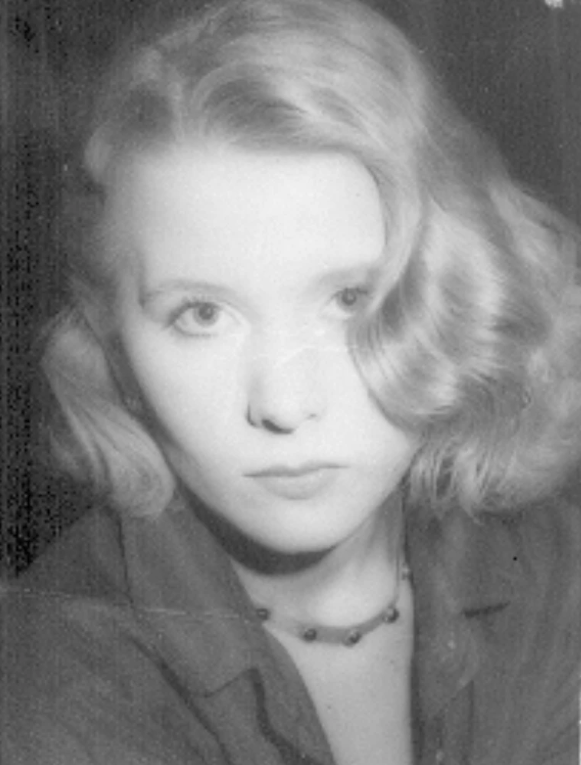 Ann-Kathrin: The Five-Minute Goddess